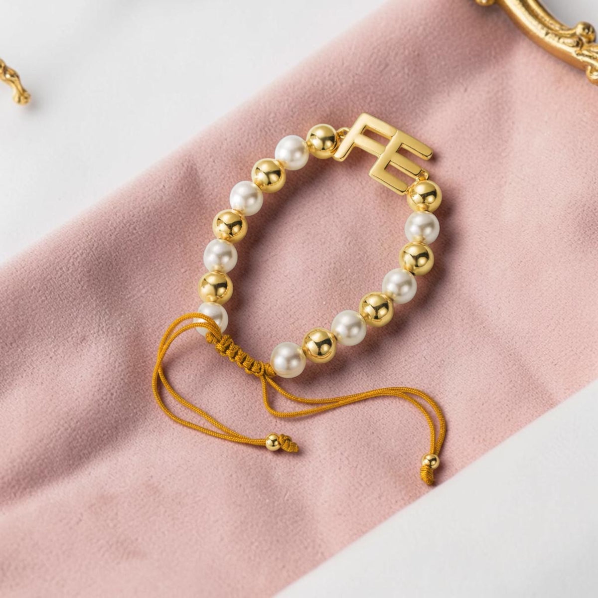 The Èlodie Pearl Bracelet